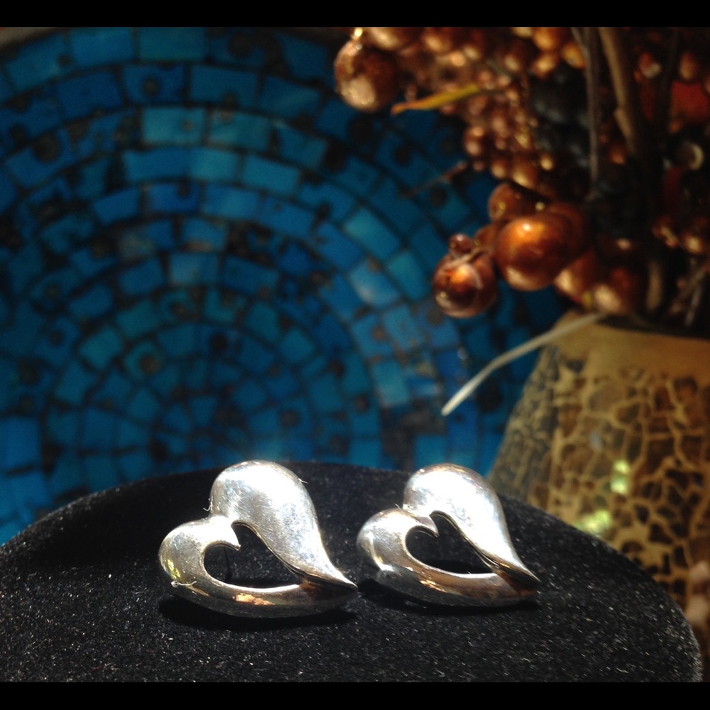 Silver tone Heart Earrings